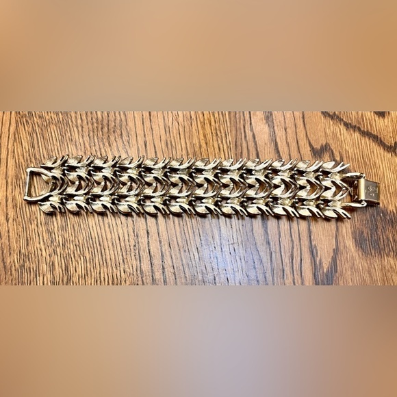 Coro Pegasus VTG Bracelet Silver Gold Sparkle Tone 1950’s Chunky VTG Collectible - Picture 9 of 17